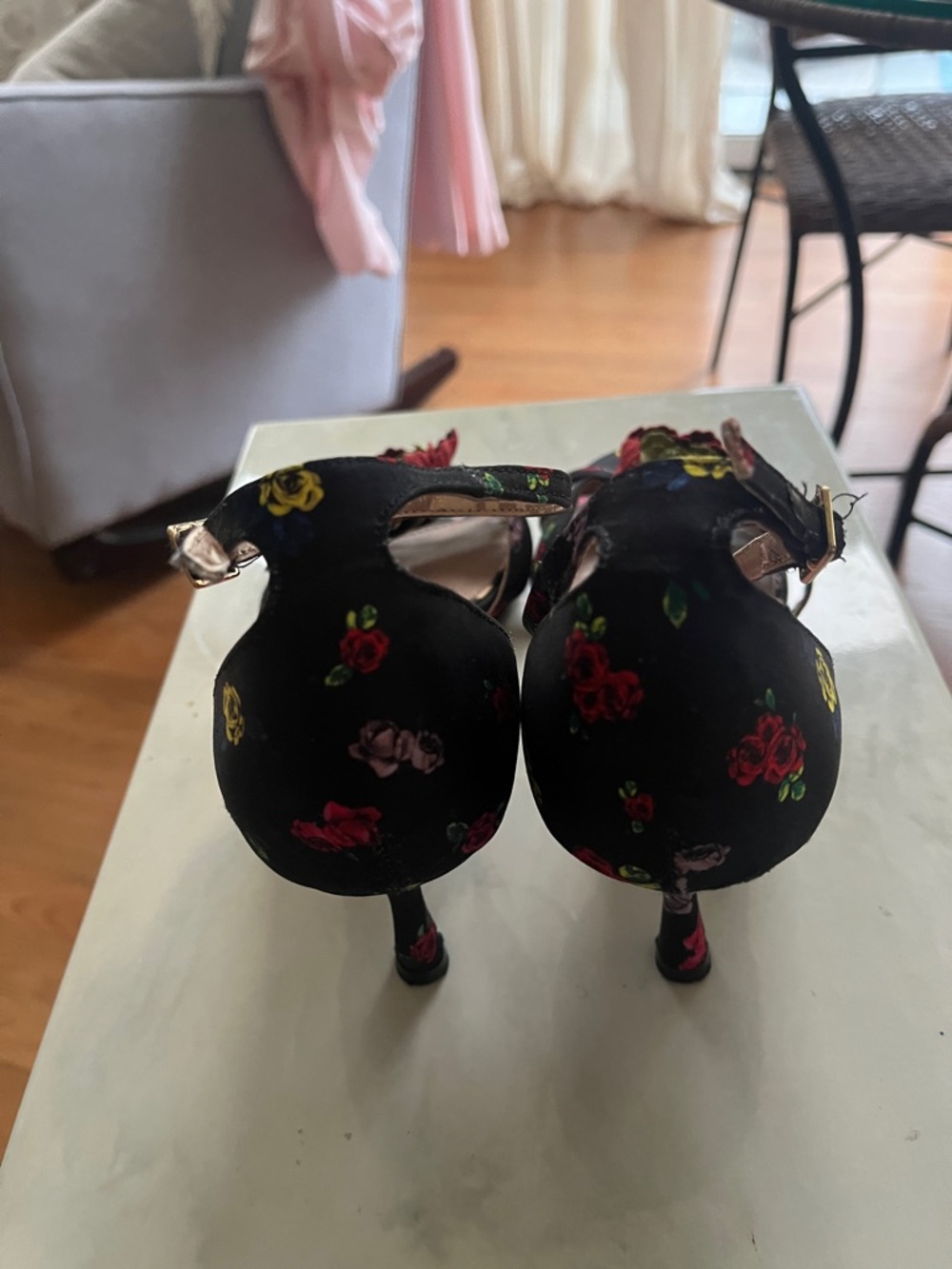 Betsey Johnson Mea strappy sandal kitten heel 2–2.5” floral embellishments - Picture 4 of 7